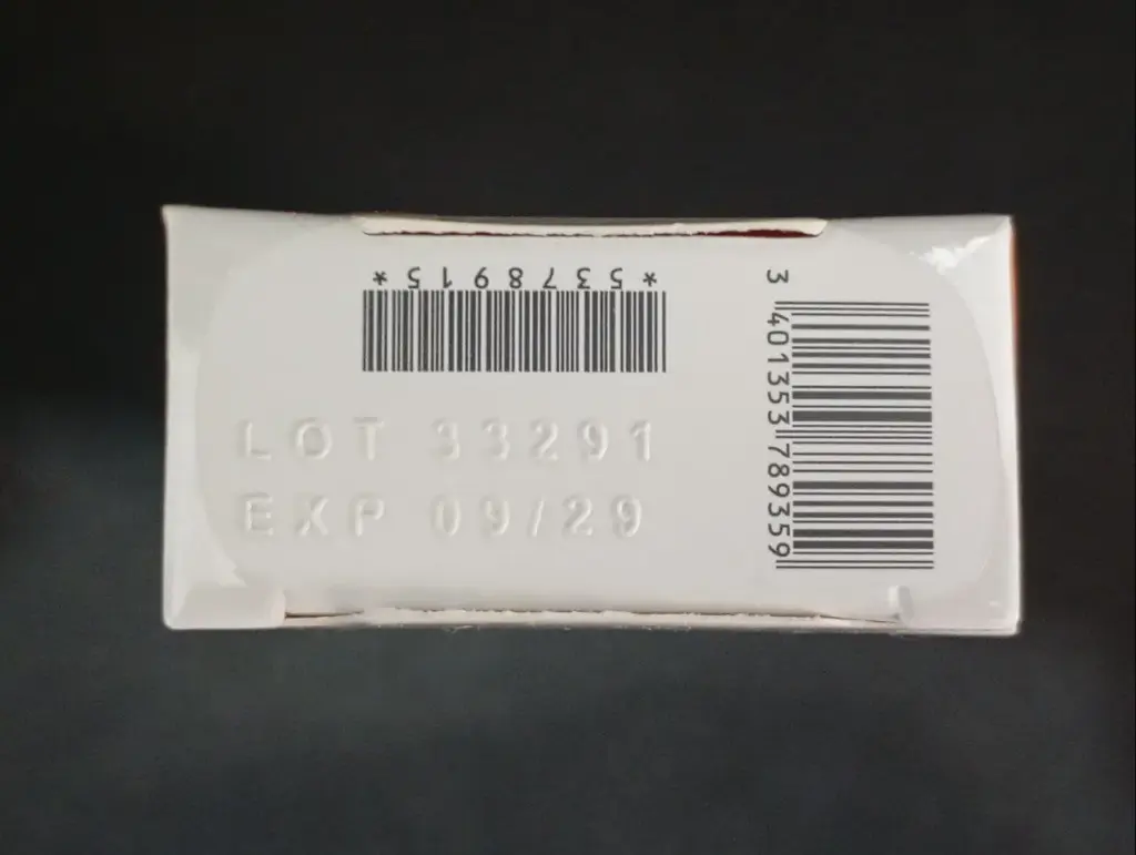 کرم ضدآفتاب بایودرما بی رنگ SPF 50 حجم 30 میل - تاریخ انقضا