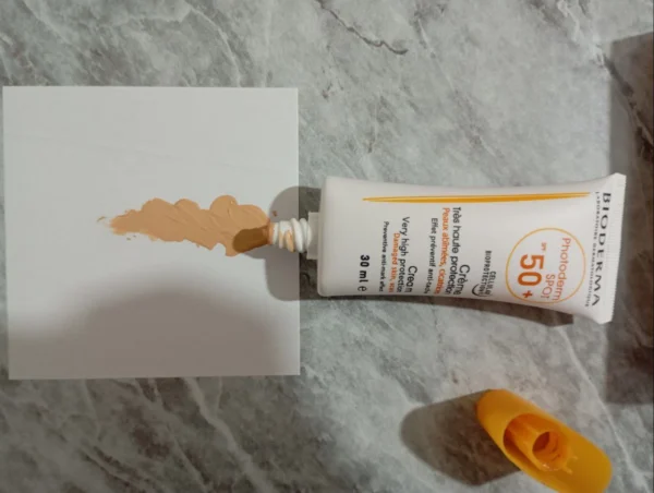 کرم ضد آفتاب بایودرما رنگی SPF 50